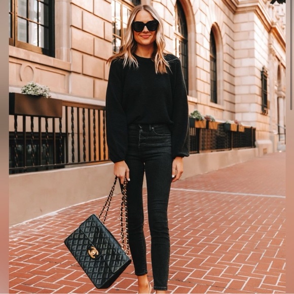 Authentic JUMBO CHANEL XL single flap lambskin black crossbody - Picture 2 of 14